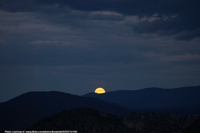 FullMoonOverTheMountain-001-081218.jpg