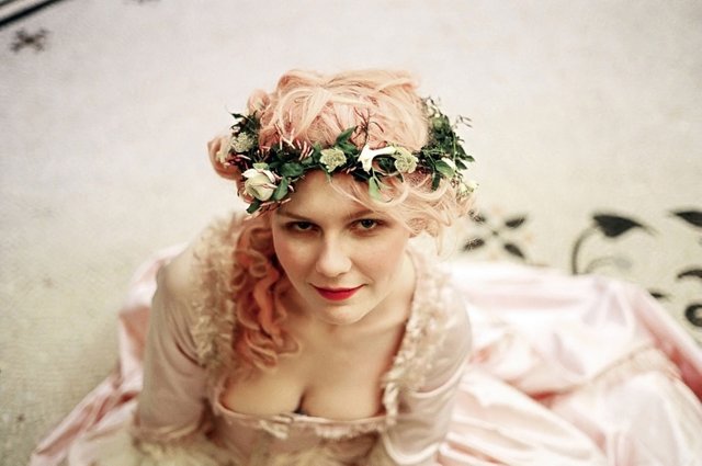echocinematics_marieantoinette_pinkhair_pink_hair_costumes_canonero_versailles_flowercrown_wreath.jpeg
