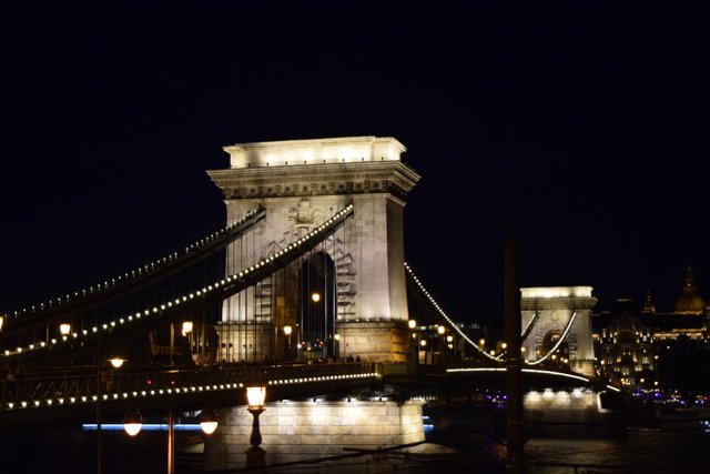 Széchenyi Chain Bridge in Budapest 11 - 12 July 2019.JPG