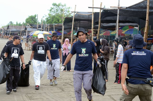 Bersih Pantai_02.jpg