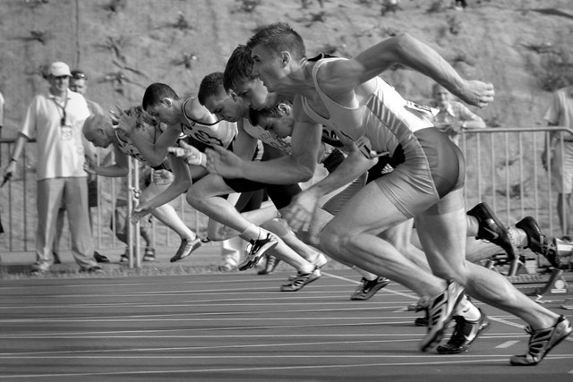 athletes-athletics-black-and-white-34514.jpg