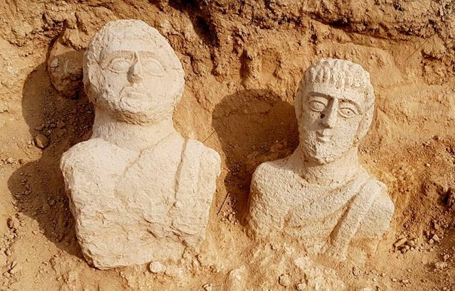 Roman-busts-found-israel.jpg
