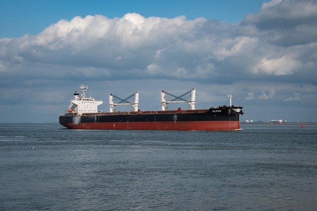 ship-7210284_640.jpg