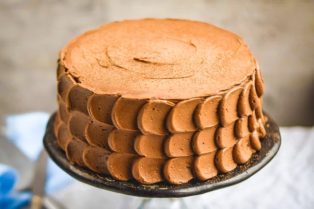 Golden Vanilla Cake + Chocolate Buttercream Frosting (Vegan)-3.jpg