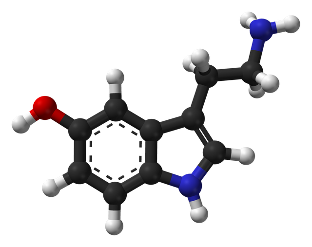 969px-Serotonin-Spartan-HF-based-on-xtal-3D-balls-web.png