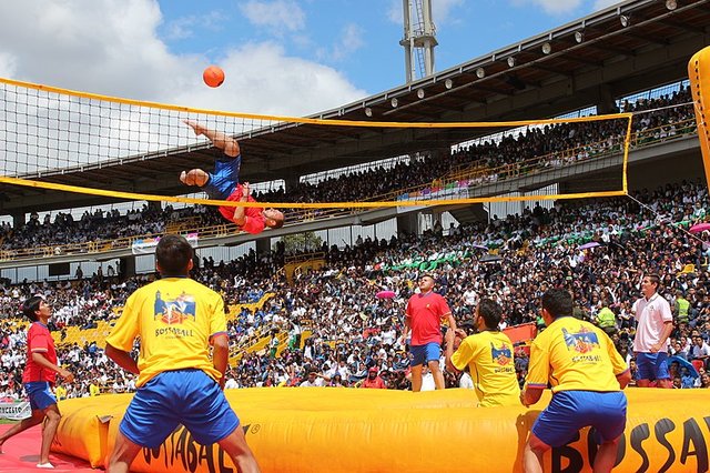 800px-Bossaball_in__El_Campín_.jpg