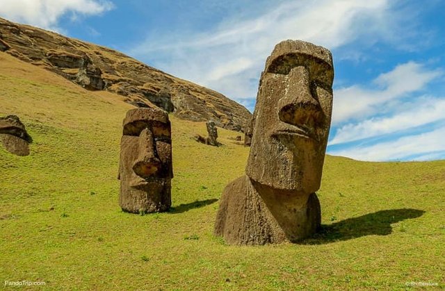 Moais-at-Rano-Raraku-volcano-Easter-island-Chile.jpg