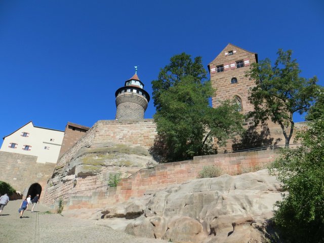 castle-298010_1920.jpg