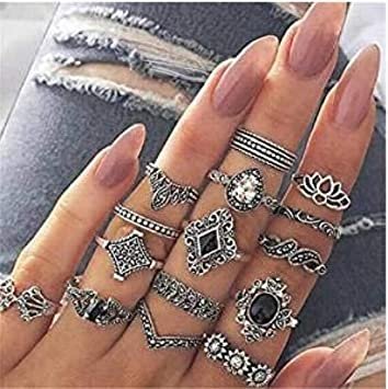 bohemian-vintage-jewelery-silver-rings.jpg