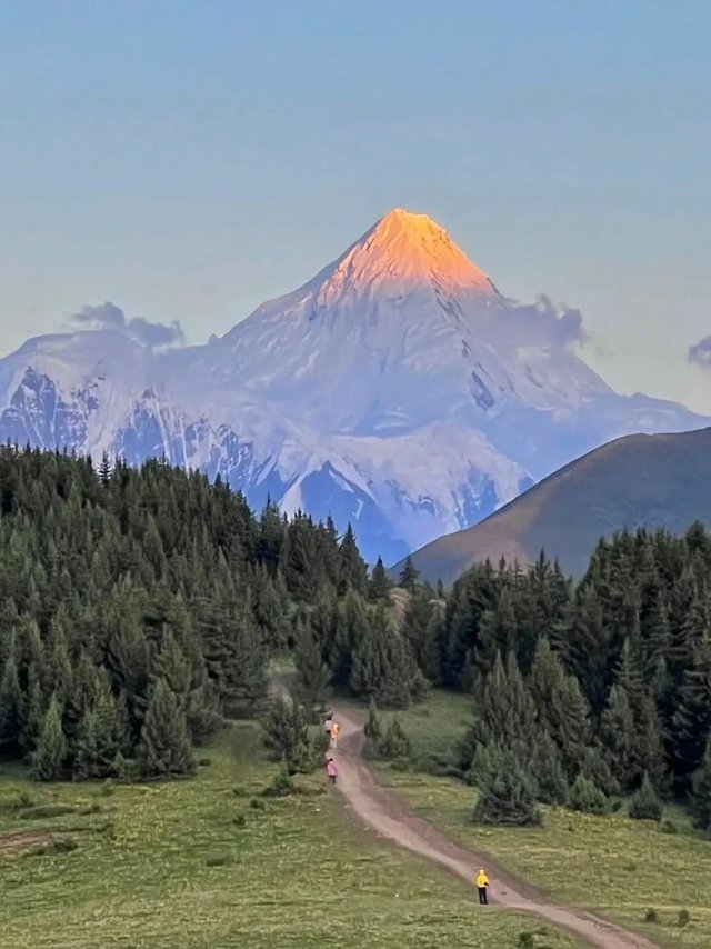 9.11📍和男朋友去四姑娘山美哭我了_11_疯呱的旅行日记_来自小红书网页版.jpg