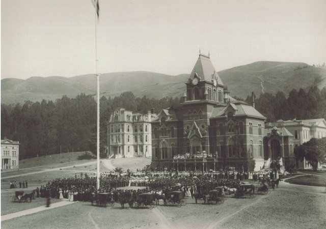 UC Berkeley in the early 1900s.jpg