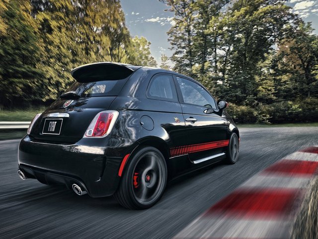 2012-Fiat-500-Abarth-009-1440.jpg