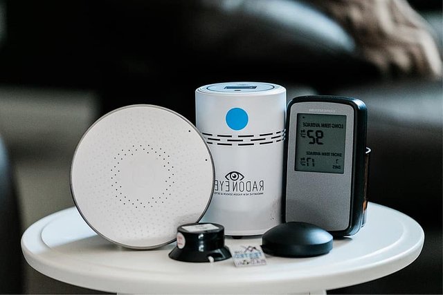radon-monitor-home-radon-tests-air-quality-tests-radon-device-technology-detector.jpg