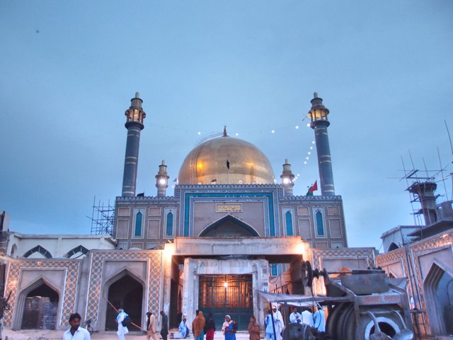 Shrine_of_Lal_Shahbaz_Qalandar_view4 (1).jpg