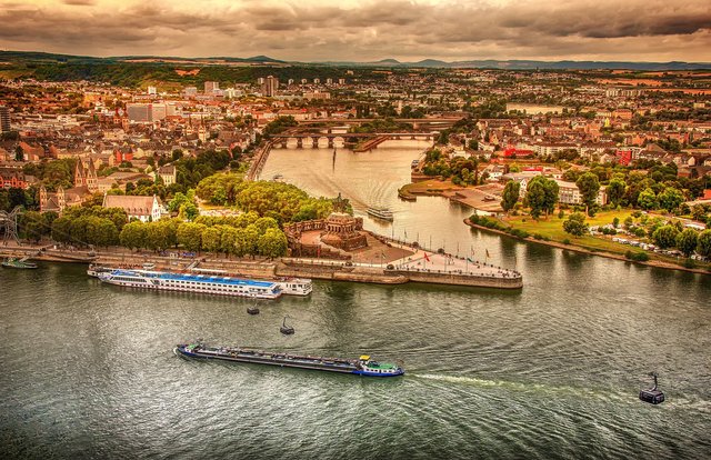 rhine-river-3453860_1920.jpg