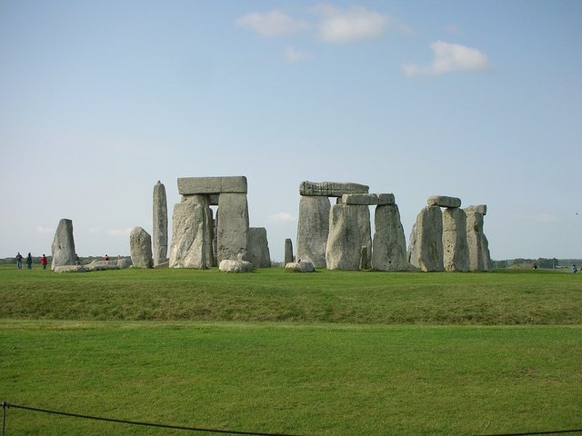Mystic-Stonehenge-Cromlech-Megalithic-Stone-Circle-375850.jpg