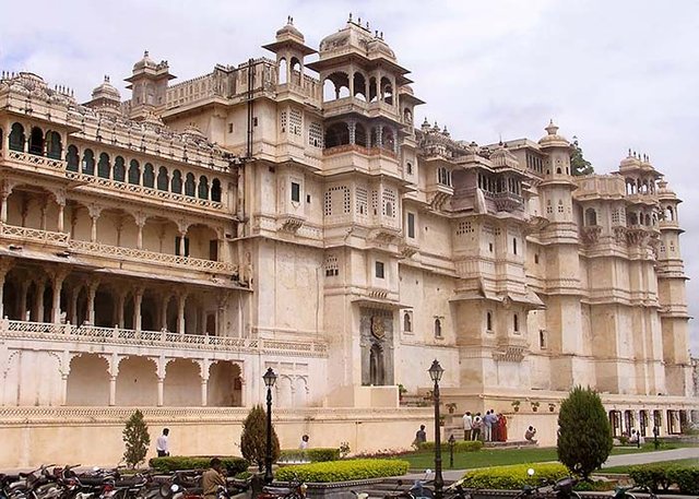 Udaipur_City_Palace.jpg