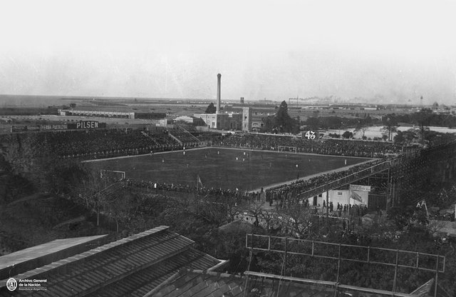 River-Plate-Estadio_Alvear_y_Tagle_1925.jpg