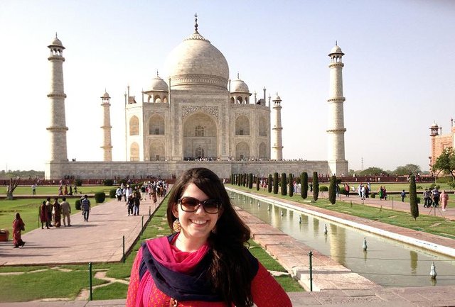 Natalia-at-the-Taj-Mahal (1).jpg
