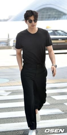 a97c511e87445df3803bc87ec23f7349--international-airport-gong-yoo.jpg