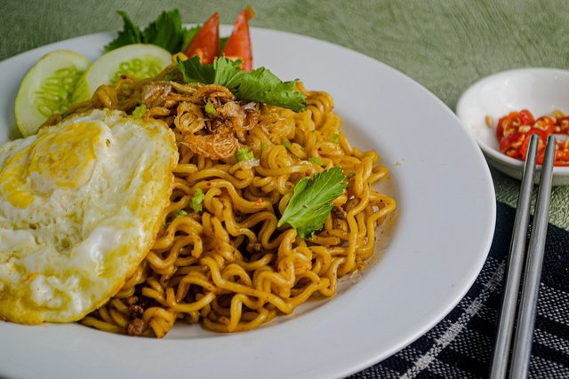 mie-goreng-6715015_1280 (1).jpg