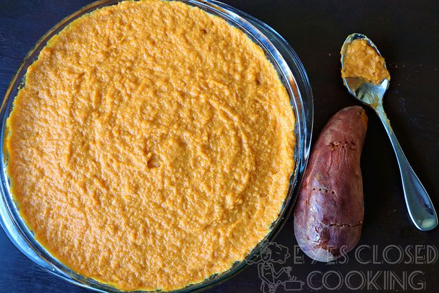 EyesClosedCooking-SweetPotatoPie---03.jpg