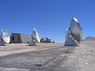 193px-Radiotélescopes_du_Plateau_de_Bure.JPG