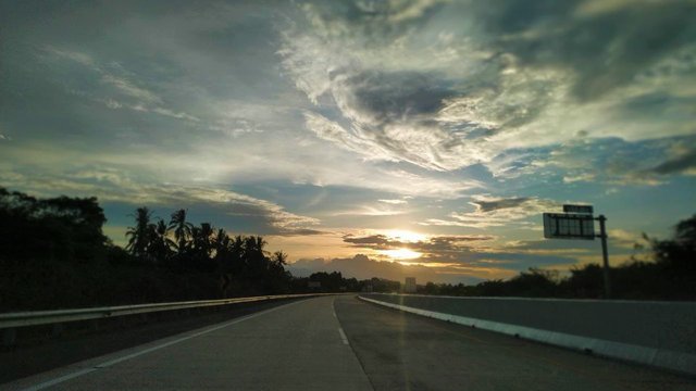 Senja di tol Aceh.jpg