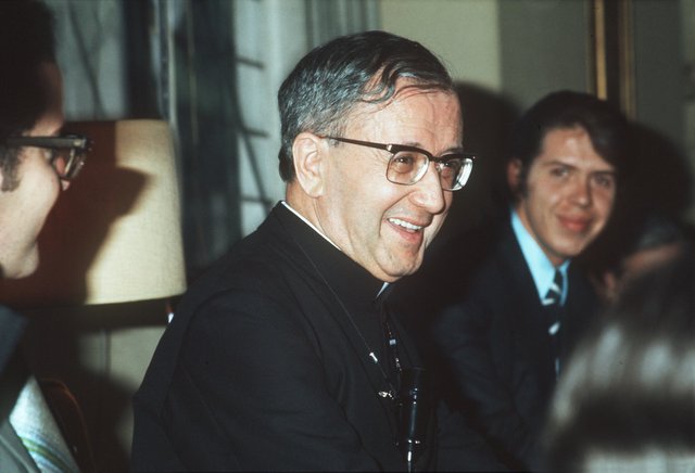 San-Josemaria-Escriva-6.jpg