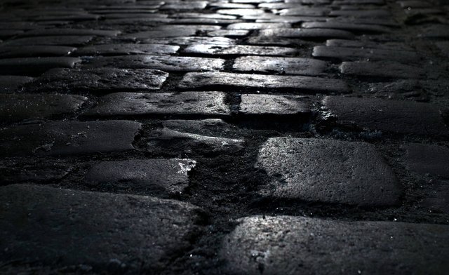 pavement-3103891_1920.jpg