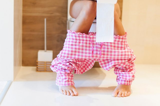 close-up-woman-toilet-morning_329181-2406.jpg