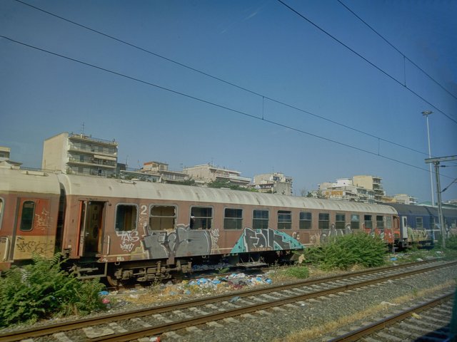 train-03.jpg