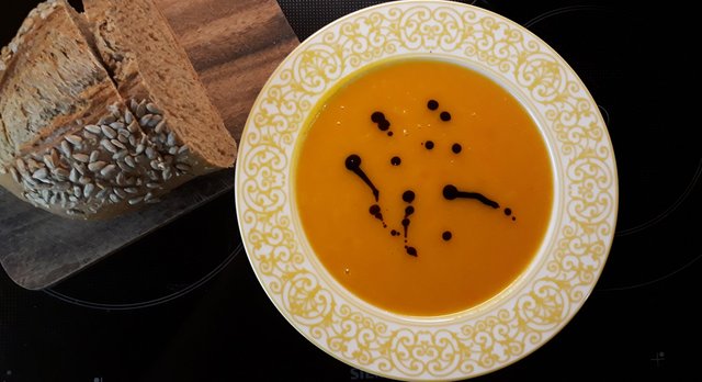 Kürbiscremsuppe.jpg