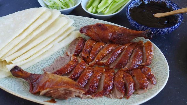 sliced-peking-duck-with-pancakes-1-scaled.jpg