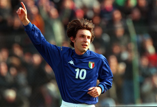 Andrea_Pirlo_-_Italia_U21_(Giulianova,_1999).jpg