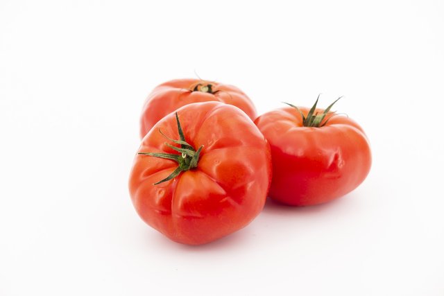 tomatoes-3480652_1920.jpg