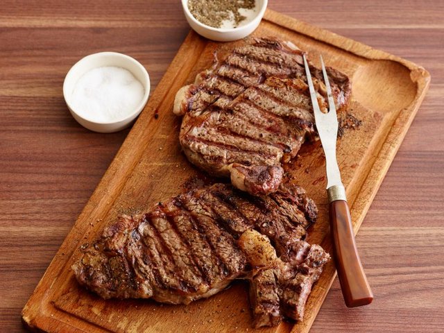 FN_Grilled-Meat-Step-4-Let-Rest_s4x3.jpg.rend.hgtvcom.966.725.jpeg