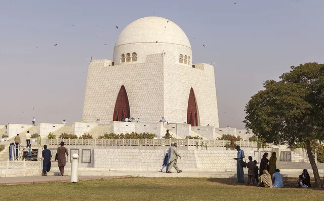 Tomb-Mohammed-Ali-Jinnah-Karachi-Pakistan. webp