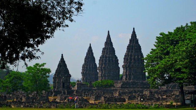 candi prambanan-edit horizon-4.JPG