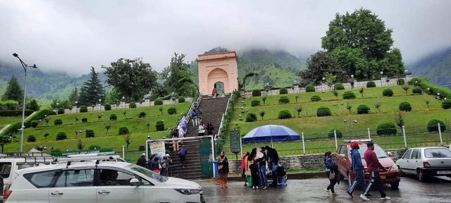 Entrance to Parimahal Garden..jpg