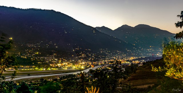 Bhuntar Valley at Night.jpg