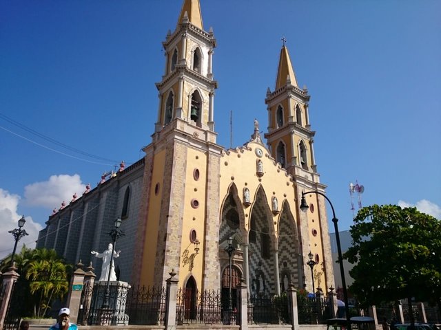 Catedral de Mazatlan.jpeg