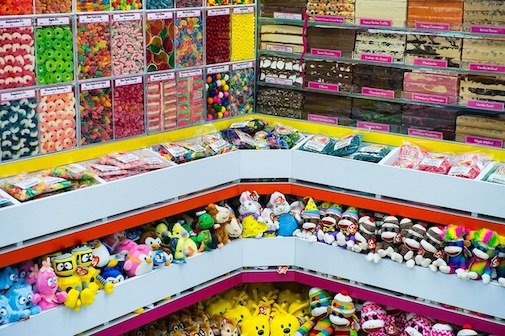 Cantor-What-I-Think-Working-in-a-Candy-Store-Will-Be-Like-Before-My-First-Shift.jpg