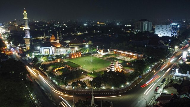 aerial-view-cirebon-west-java-town-square-night-long-exposure-photo-night-city_916155-287.jpg