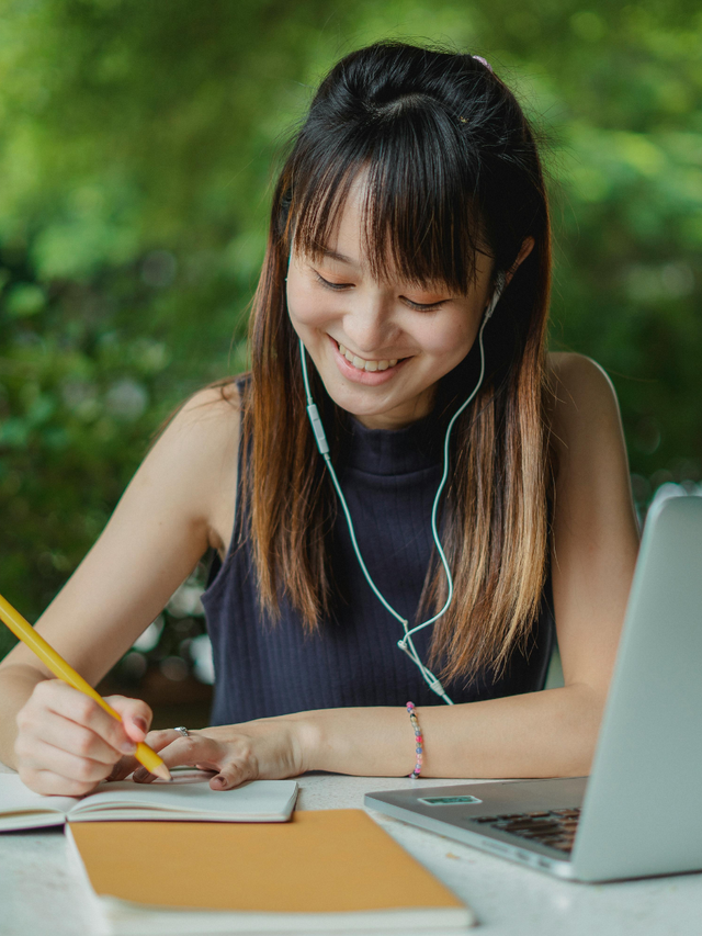 How to Write Your Life Story- Global Entrepreneurship Club.png