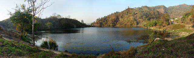 800px-Bogakain_Lake_Panorama_by_Mayeenul_Islam.jpg