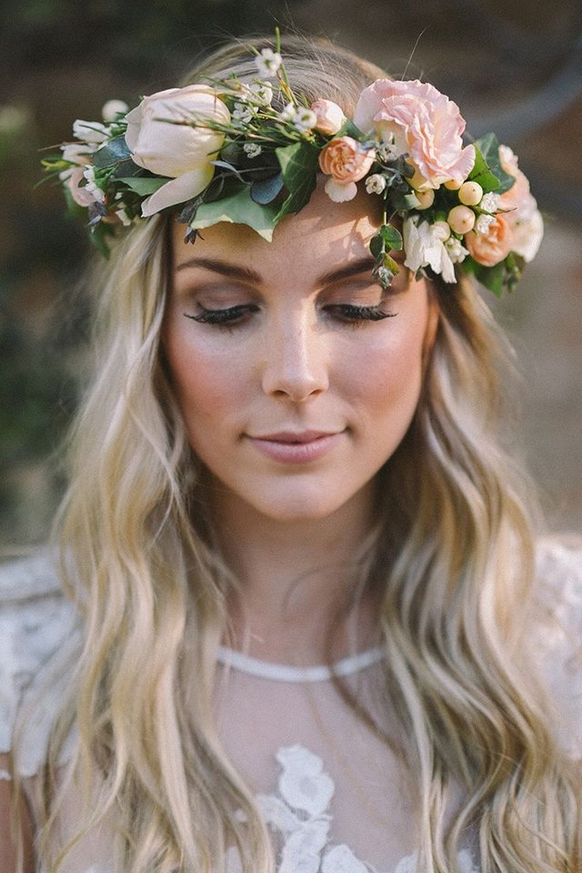 b5a2ac8afd85e312be5ba044ef09f247--wedding-hairstyle-with-flower-crown-flower-crown-hairstyles.jpg