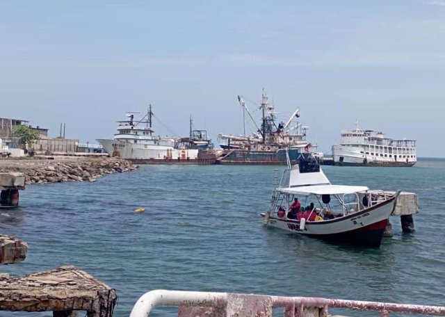 En muelle de Cumaná.jpg