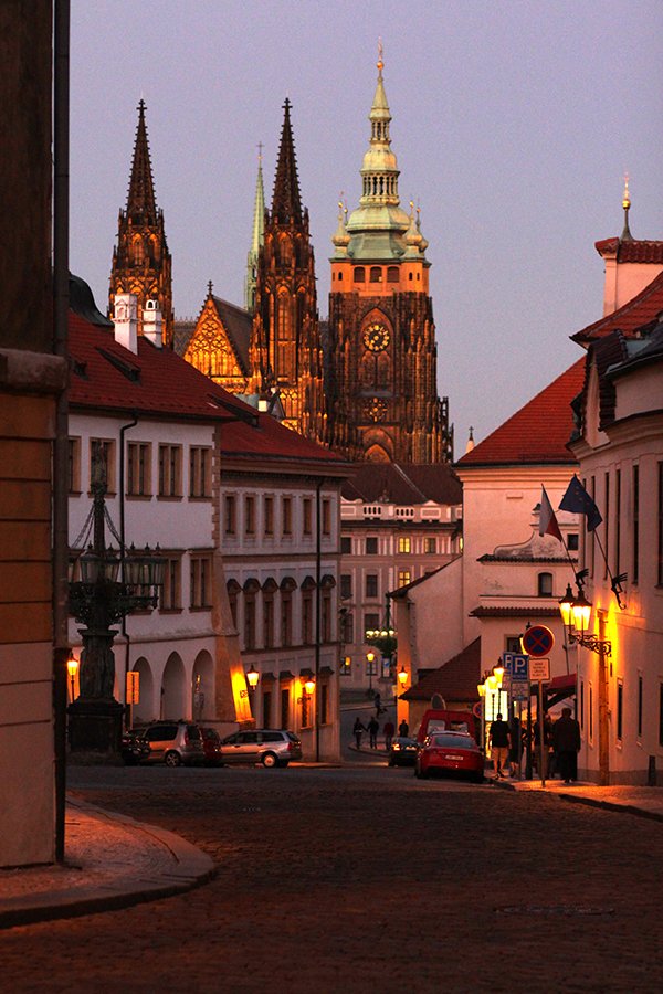 Prague_Palace_Nightshot_s.jpg