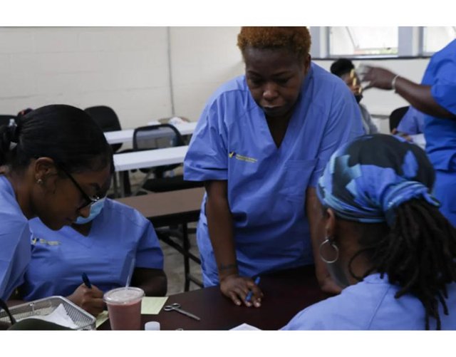 Central-Sterile-Technician-Working-1536x1024.jpg